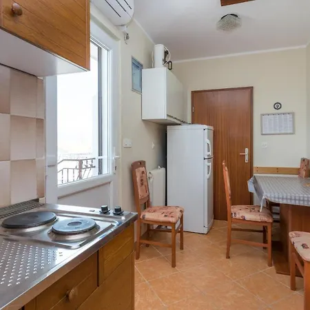 דירה By The Sea Arbanija, Ciovo - 12113 טרוגיר